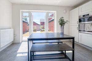 Kitchen diner- click for photo gallery